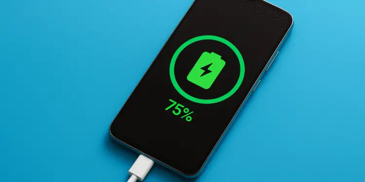 Nadie te lo cuenta: el truco 20–80 que alarga la batería de tu móvil (Samsung, iPhone o Xiaomi) durante años