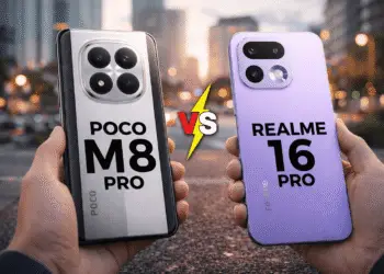 Comparación de dos smartphones mostrando resultados de una prueba tecnológica en pantalla