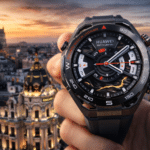 Smartwatch de Huawei fabricado en metal líquido presentado en Madrid, diseño premium ultra resistente que desafía al titanio