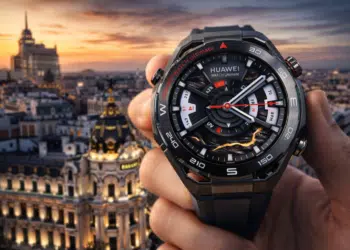 Smartwatch de Huawei fabricado en metal líquido presentado en Madrid, diseño premium ultra resistente que desafía al titanio